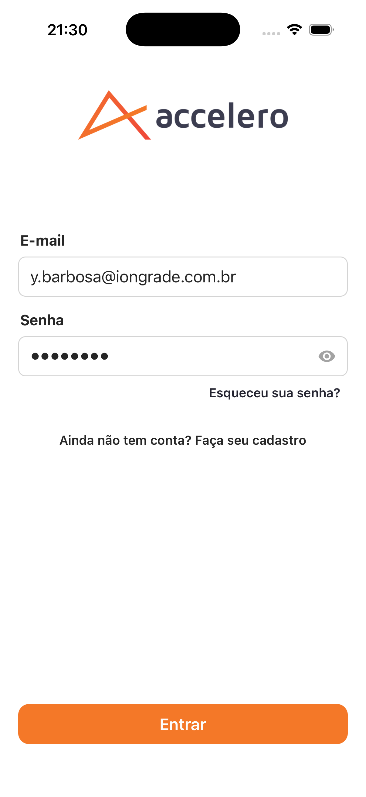 Quem já tem conta entra com e-mail e senha; daqui também se inicia a recuperação de senha.