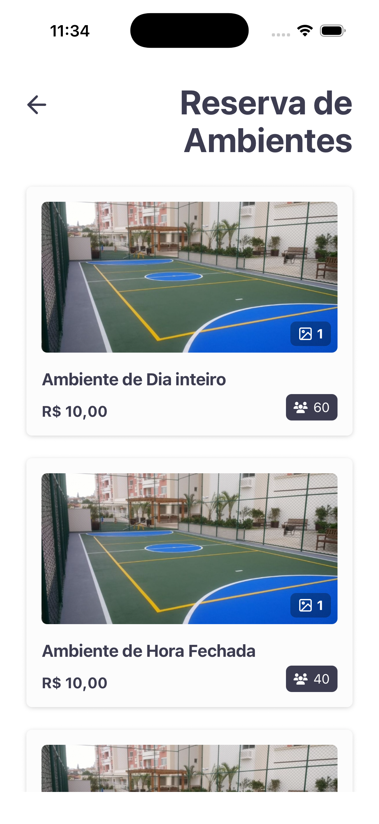 O morador escolhe entre os ambientes disponíveis, com preço e capacidade visíveis em cada card.