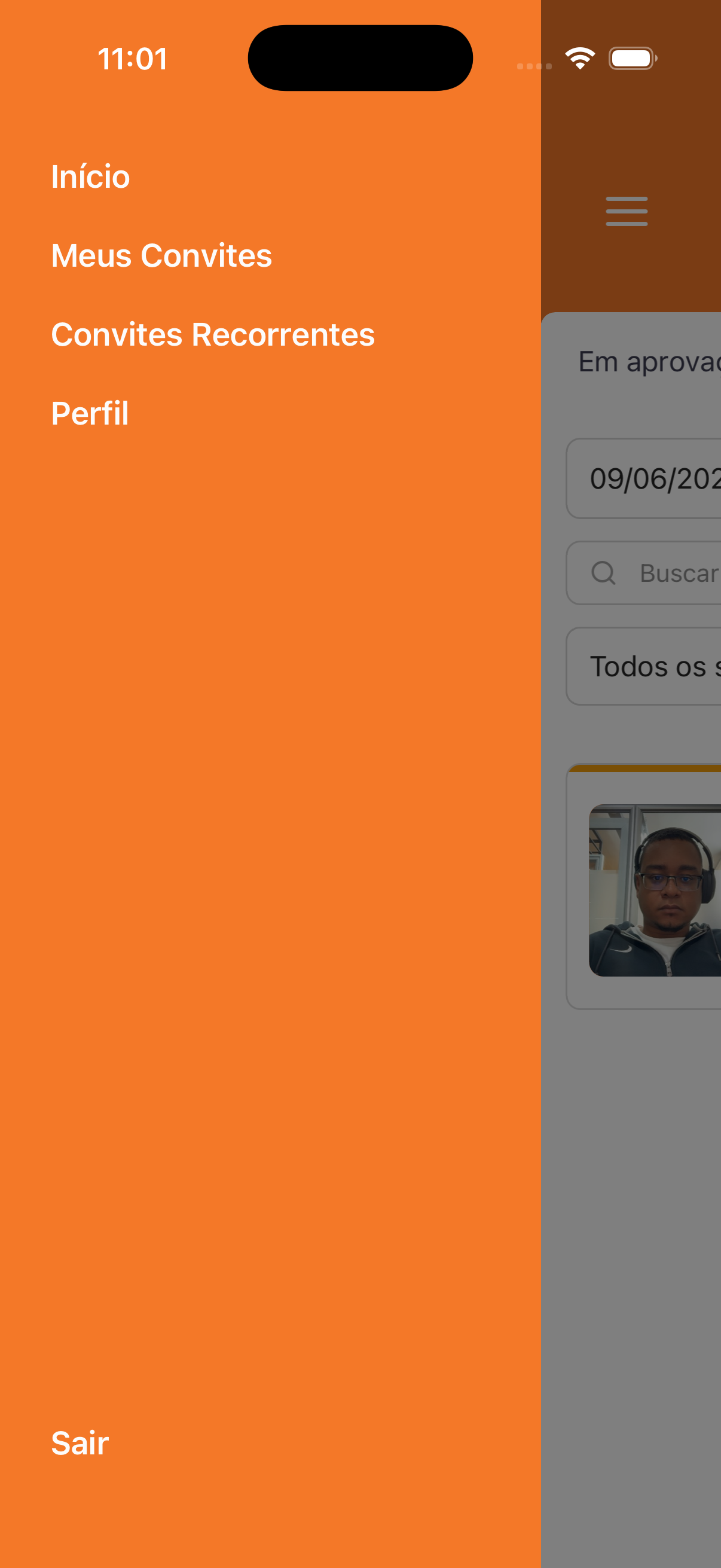 No app, o menu lateral dá acesso a Início, Meus Convites, Recorrentes, Perfil e Sair.