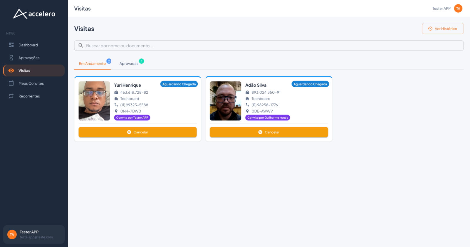 No painel web, os mesmos cartões trazem dados completos do visitante e o botão Cancelar.